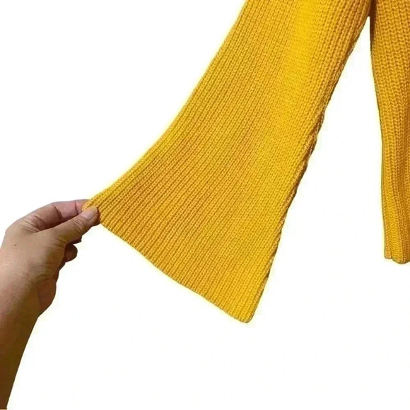 Topshop V-Neck 3/4 Flare Sleeve Sweater 8 Yellow Lattice Back Cozy Chic NWT - Picture 5 of 8